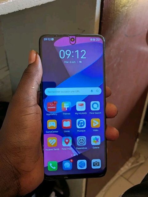 Huawei nova 12i