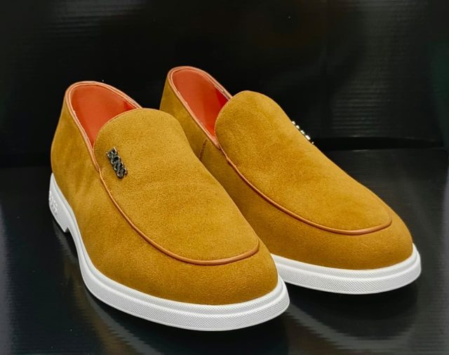 Chaussure disponible